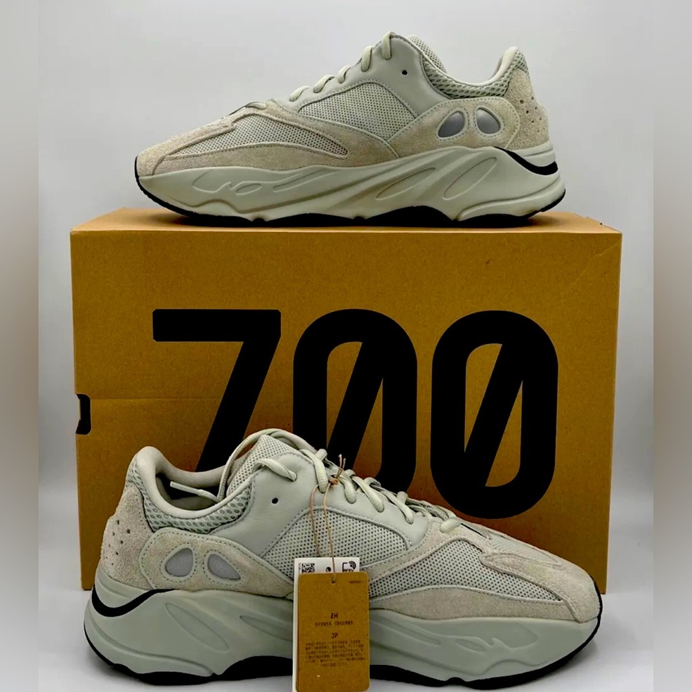 Adidas Yeezy Boost 700 EG7487 10.5 brand new with box in hand